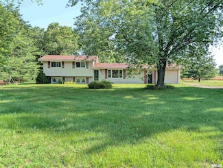 6646 Mason Rd, Manito, IL 61546