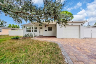 323 Freeport Ave NE, Saint Petersburg, FL 33702