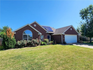 3508 W Lonoke Dr, Fayetteville, AR 72704