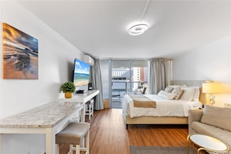 445 Seaside Ave Unit 705, Honolulu, HI 96815