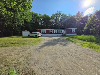 61 Turner St, Buckfield, ME 04220