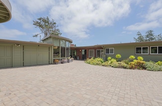 400 Herrmann Dr, Monterey, CA 93940