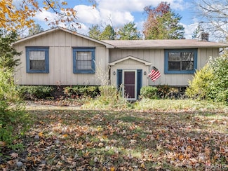 3725 Laura Ct, Byrnes Mill, MO 63051