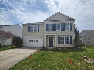 655 Country Gate Dr, Whiteland, IN 46184