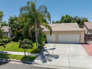 279 N Douglas Ave, Fresno, CA 93727