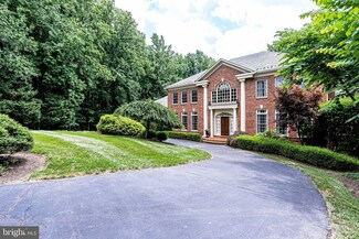10101 Harewood Ct, Great Falls, VA 22066