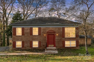 1426 Green Circle Dr, Gastonia, NC 28054