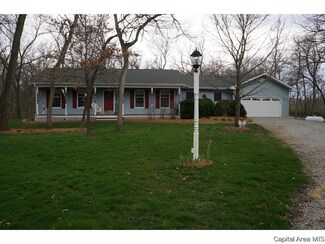 1751 Young Rd Unit 1, Mechanicsburg, IL 62545