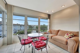 4805 NW 35th St Unit 603, Lauderdale Lakes, FL 33319