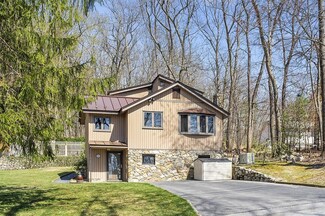 68 Honor Roll Rd, Pelham, NH 03076