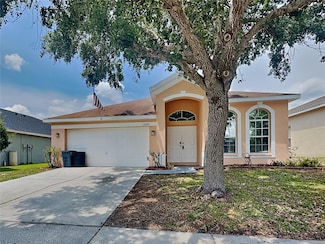 5547 Braddock Dr, Zephyrhills, FL 33541