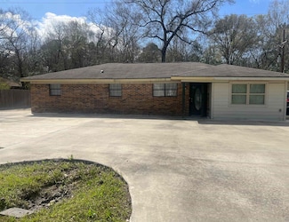 775 W Herring St, Sour Lake, TX 77659