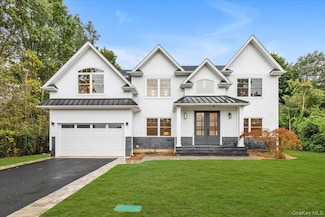 69 Calvin Ave, Syosset, NY 11791