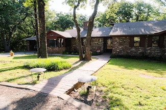 102 Twin Oaks, Pauls Valley, OK 73075