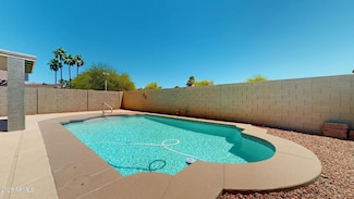 16537 N Oachs Dr, Surprise, AZ 85374