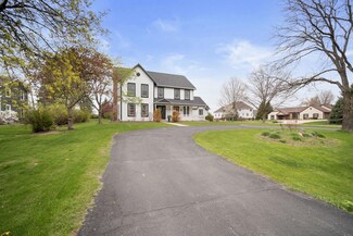 12955 Meadow Dr, Elm Grove, WI 53122