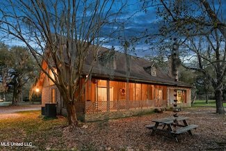 6341 Menge Ave, Pass Christian, MS 39571