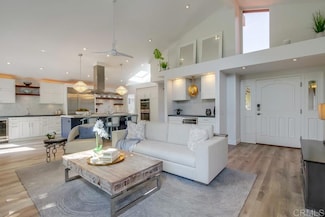 135 Saltillo Ct, Solana Beach, CA 92075