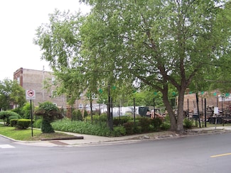 1721 E 75th St, Chicago, IL 60649