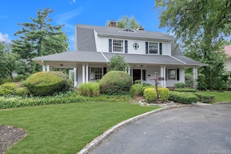 84 Nassau Blvd, Garden City, NY 11530