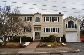 2 Longbow Rd, Wakefield, MA 01880