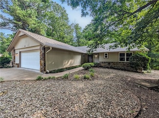 19 Lockerbie Dr, Bella Vista, AR 72715
