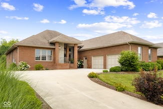 888 Westcreek Dr, Columbus, IN 47201