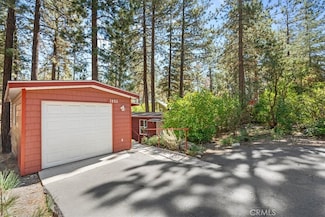 1498 Oriole Rd, Wrightwood, CA 92397