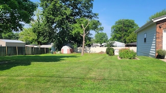 237 N 4th St, Albion, IL 62806