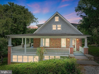 964 Fillmore St, Harpers Ferry, WV 25425