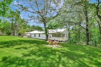 421 Cove Valley Dr, Coldspring, TX 77331