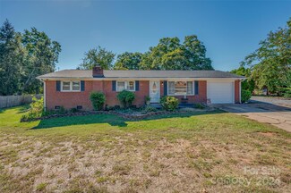 409 Oak St, Forest City, NC 28043