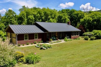 76 Pine St, Bristol, VT 05443