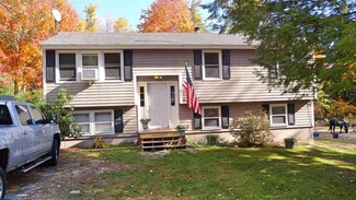 398 Whittier Dr, Fremont, NH 03044