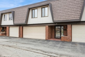 4 Cour la Salle, Palos Hills, IL 60465