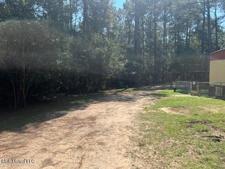 6717 Sparrow Dr, Biloxi, MS 39532