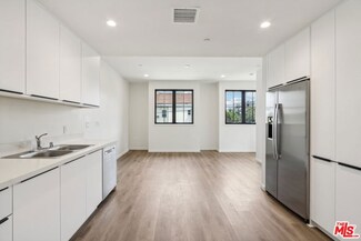 951 S Wilton Place Unit 201, Los Angeles, CA 90019