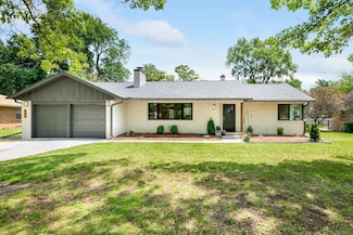 436 S Waverly Dr, Wichita, KS 67218
