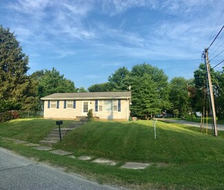 1208 S Seminary St, Bloomfield, IN 47424