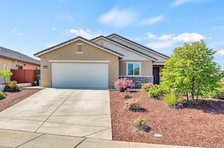 1096 Sierra Bluff St, Olivehurst, CA 95961