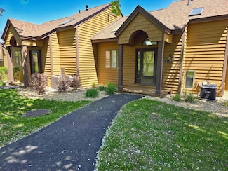3 Creekwood Ln, Galena, IL 61036