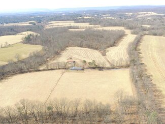 541 Mountain Chapel Rd, Breezewood, PA 15533