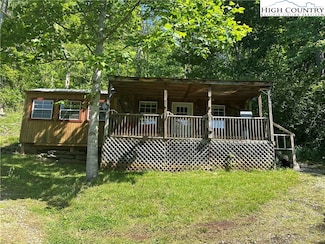 38 Buchanan Hill Rd, Bakersville, NC 28705