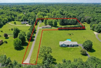 W5423 Briarwood Rd, Elkhorn, WI 53121