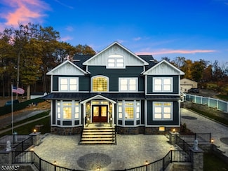 45 Dietrich Ln, North Haledon, NJ 07508