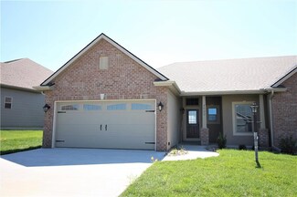 4600 Stonebridge Dr W, Saint Joseph, MO 64505
