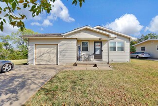 2640 N Holyoke St, Wichita, KS 67220