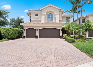 13764 Luna Dr, Naples, FL 34109