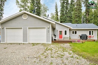 2252 Patterson Ln, North Pole, AK 99705