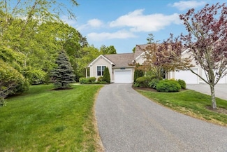 17 Chadwick Ct Unit 17, Mashpee, MA 02649